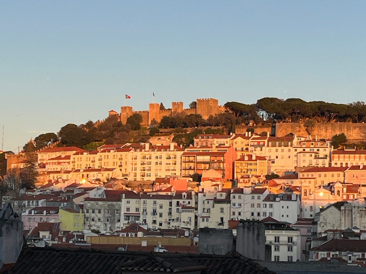Sunset of Castelo São Jorge