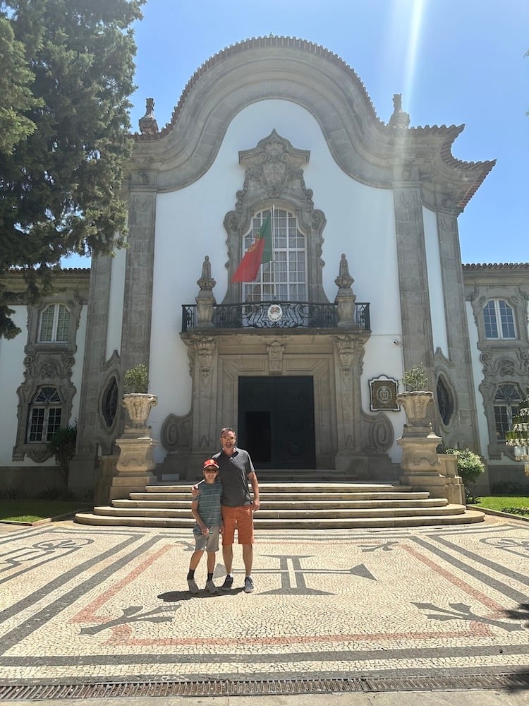 Calçada in Spain? The Portuguese Consulate!